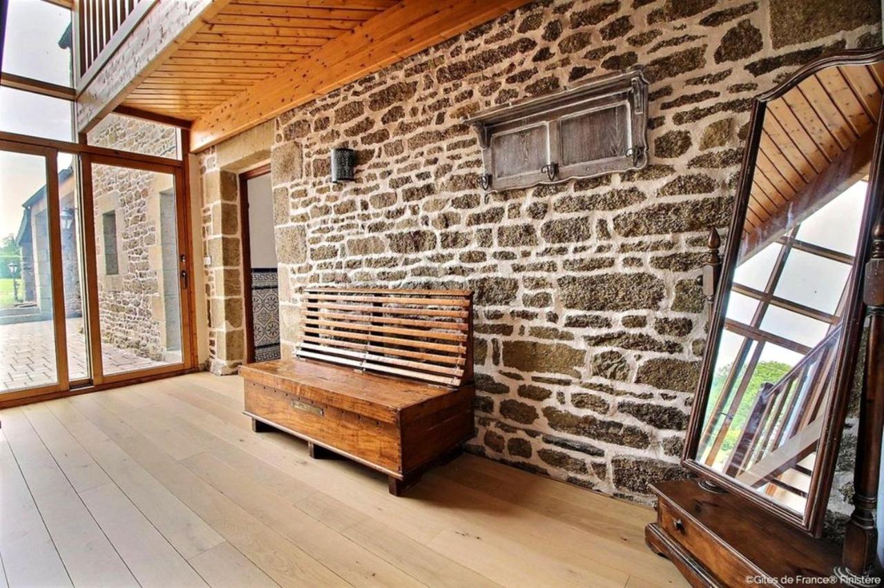 Maison Spacieuse A Plougonven Avec Jacuzzi Et Jardin Eksteriør billede