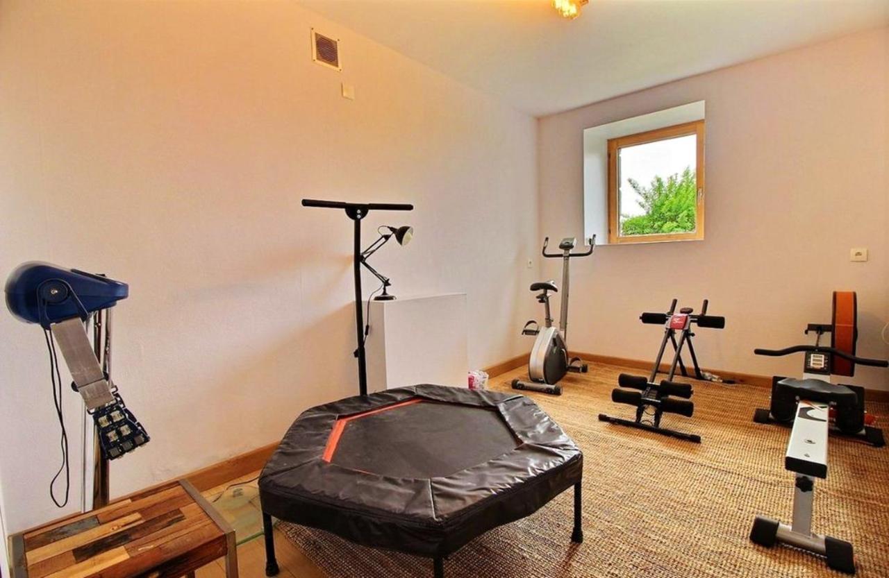 Maison Spacieuse A Plougonven Avec Jacuzzi Et Jardin Eksteriør billede