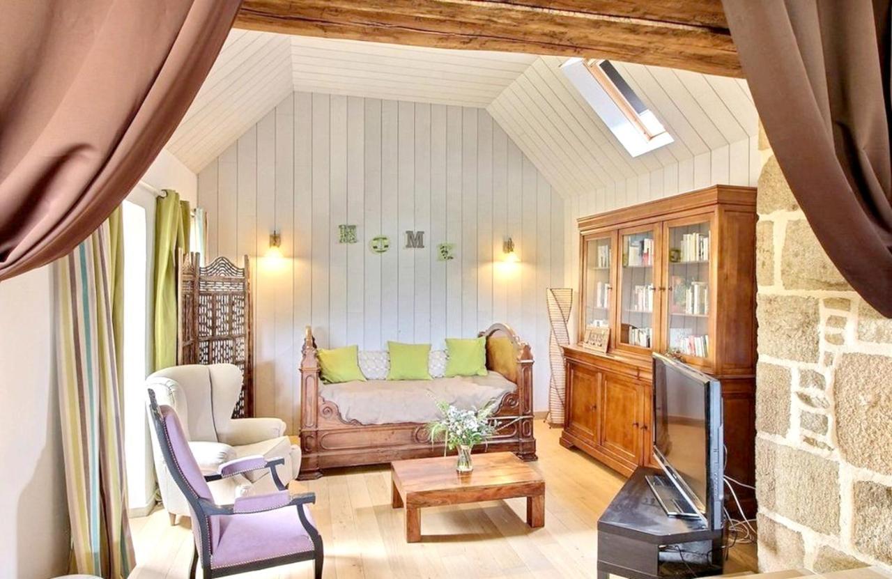 Maison Spacieuse A Plougonven Avec Jacuzzi Et Jardin Eksteriør billede
